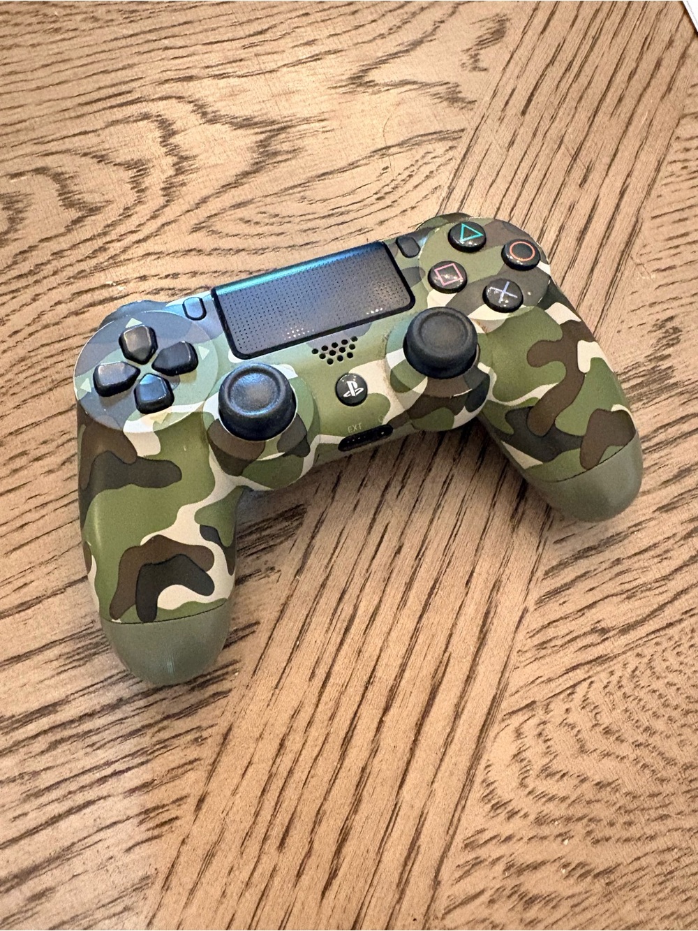 Sony DualShock 4 Wireless Controller in Green Camo
